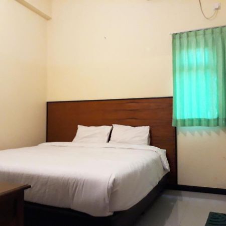 Hotel Pelangi Indah Semarang Esterno foto