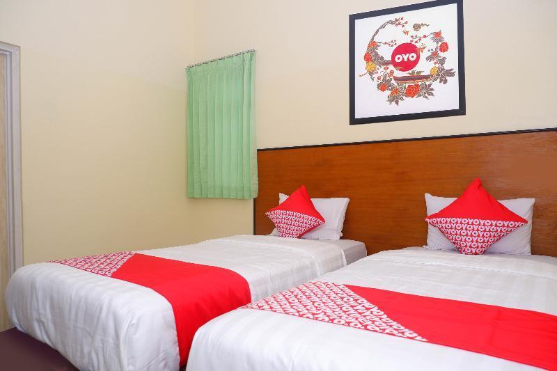 Hotel Pelangi Indah Semarang Esterno foto