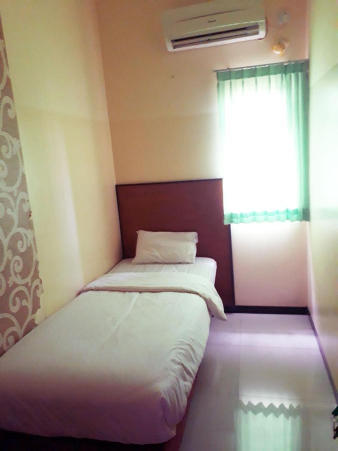 Hotel Pelangi Indah Semarang Esterno foto