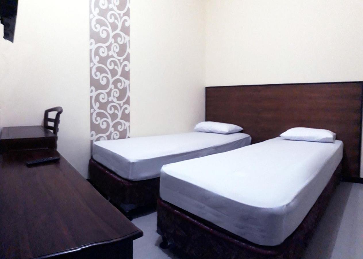 Hotel Pelangi Indah Semarang Esterno foto
