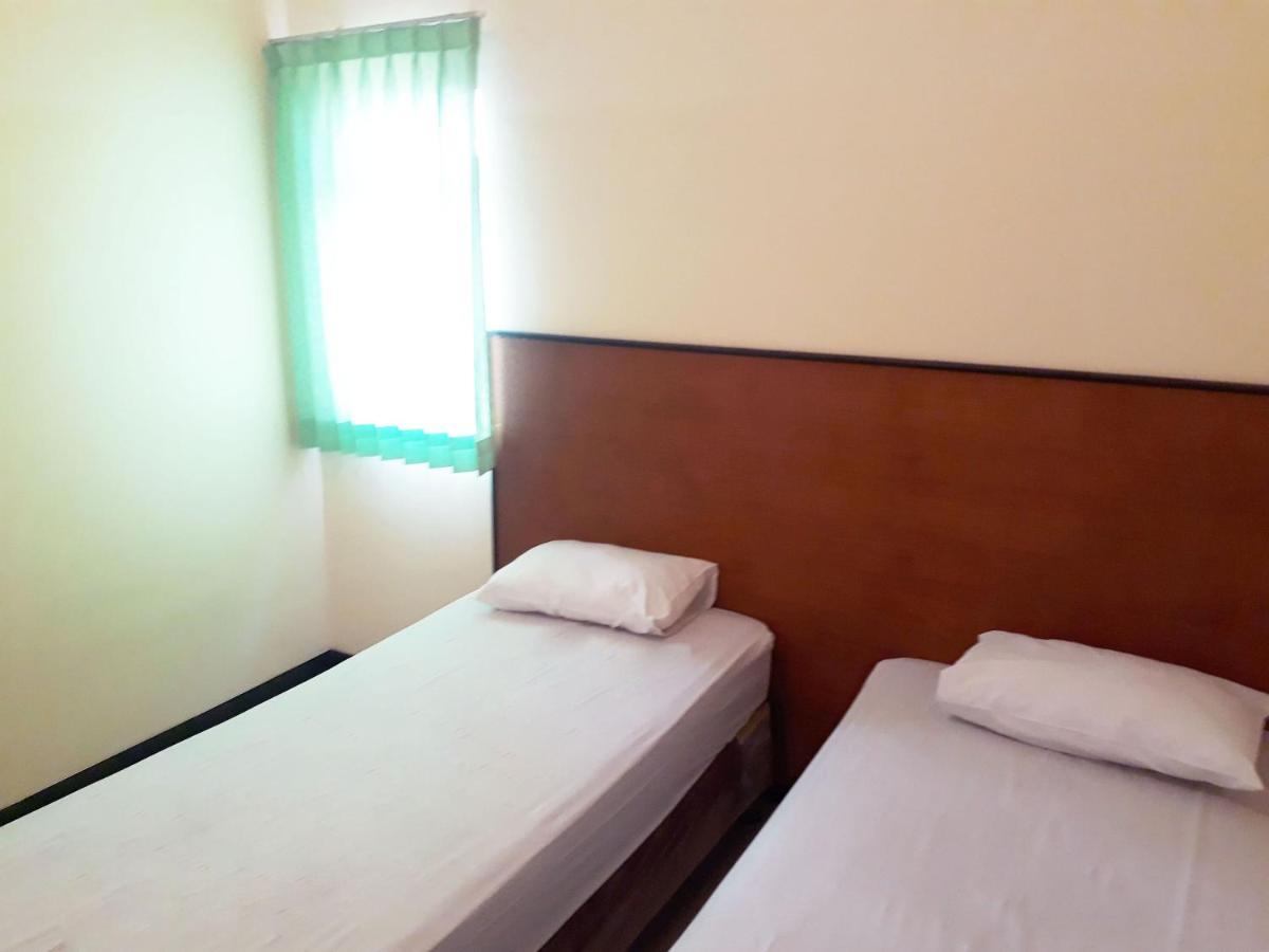 Hotel Pelangi Indah Semarang Esterno foto