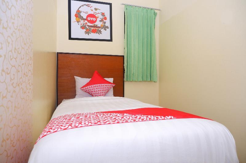 Hotel Pelangi Indah Semarang Esterno foto